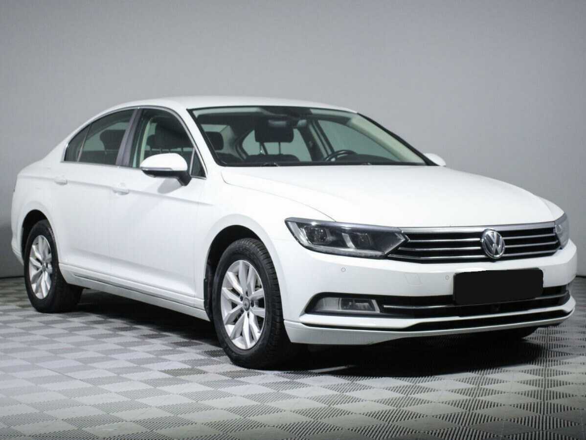 Volkswagen Passat б/у, 2018, Роботизированная. Фото: #2