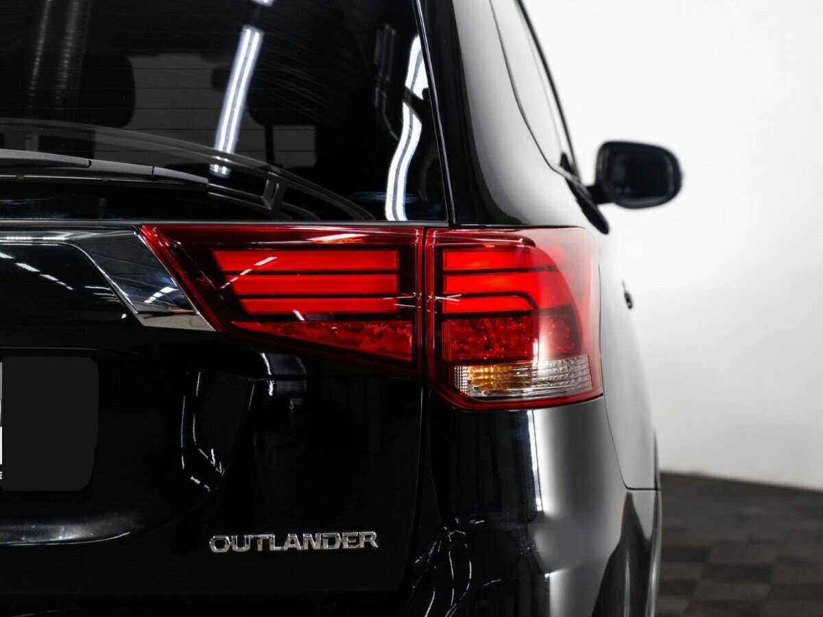 Mitsubishi Outlander б/у, 2017, Вариатор. Фото: #6