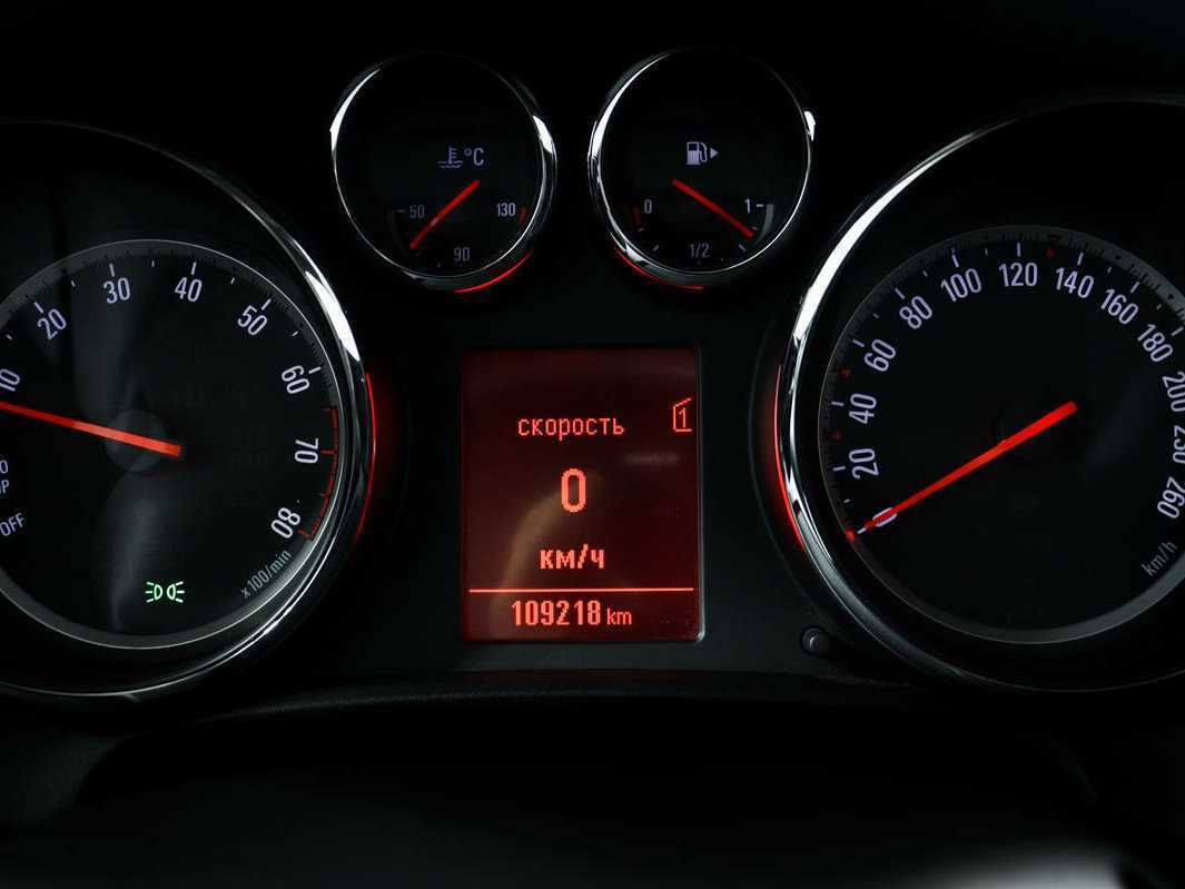 Opel Astra б/у, 2012, Механическая. Фото: #9