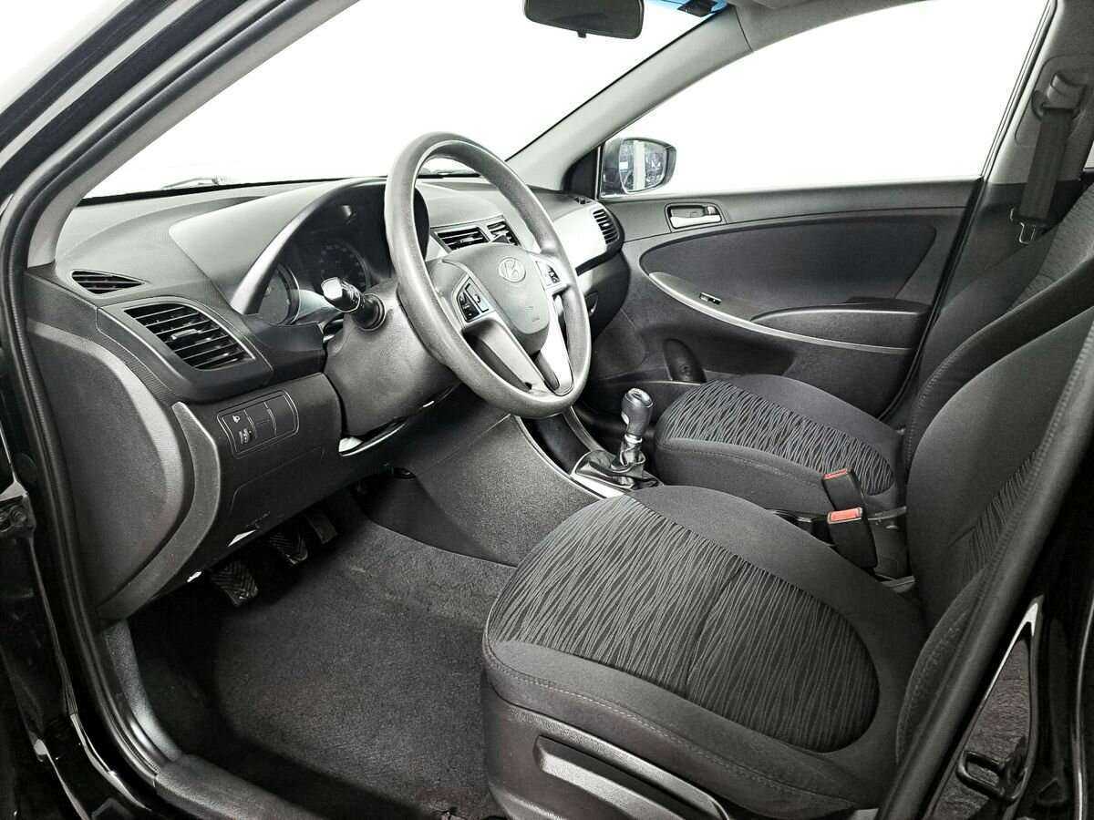 Hyundai Solaris б/у, 2015, Механическая. Фото: #12