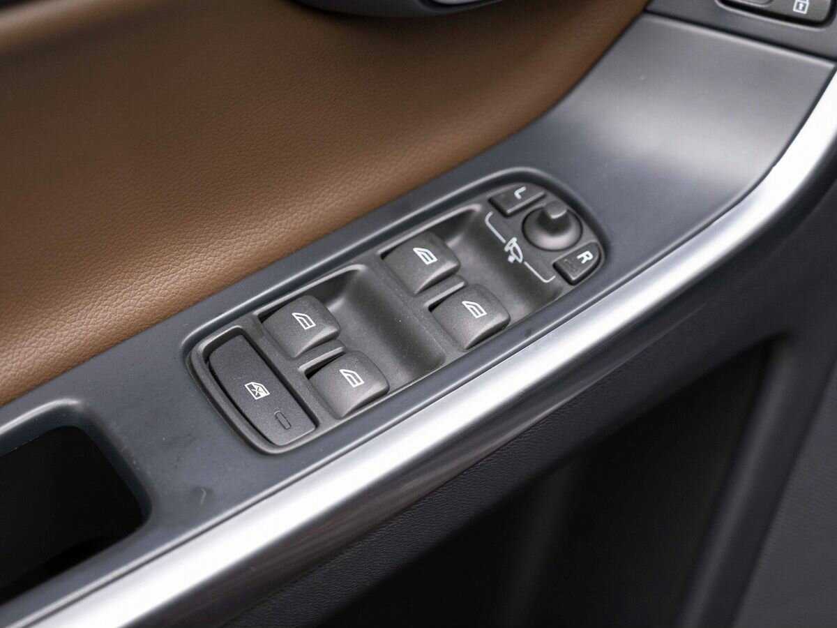 Volvo XC60 б/у, 2014, Автоматическая. Фото: #17