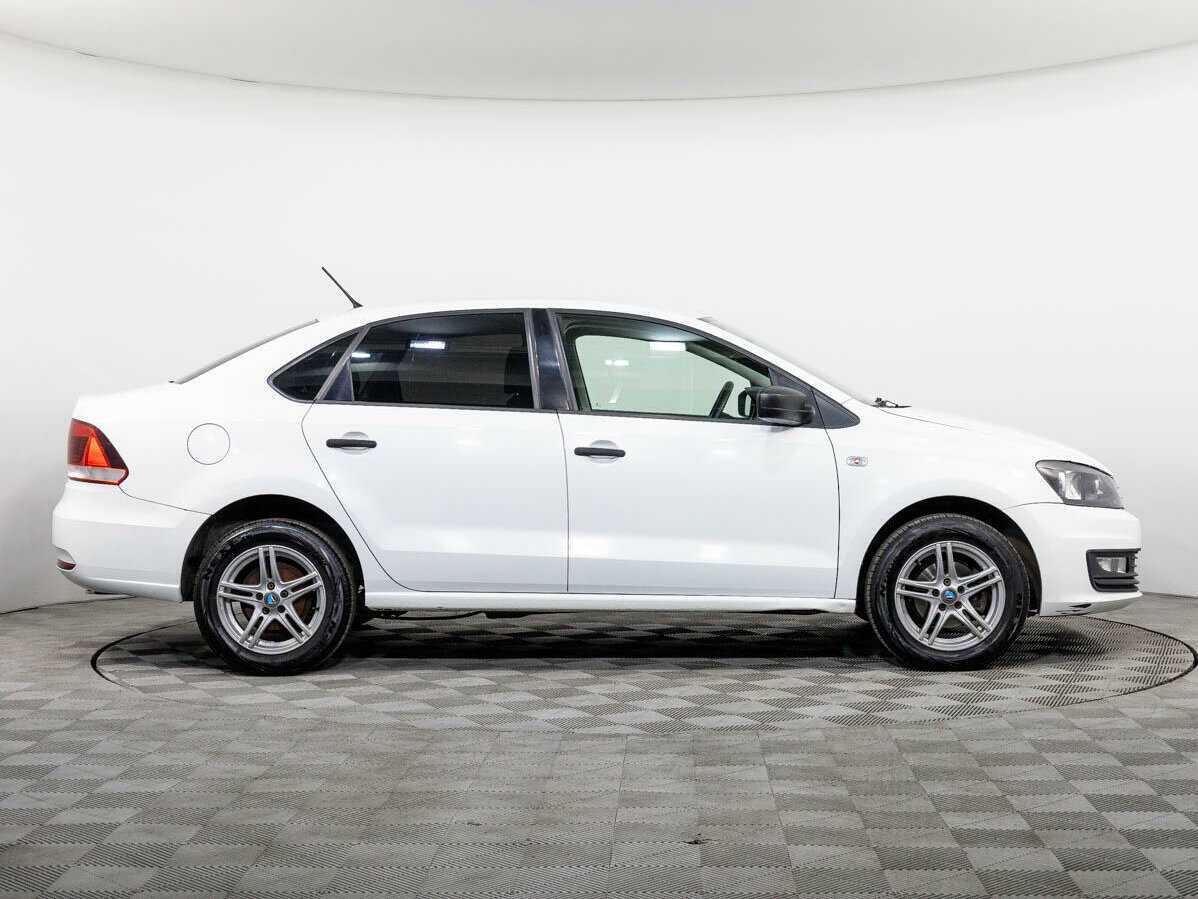 Volkswagen Polo б/у, 2015, Механическая. Фото: #2