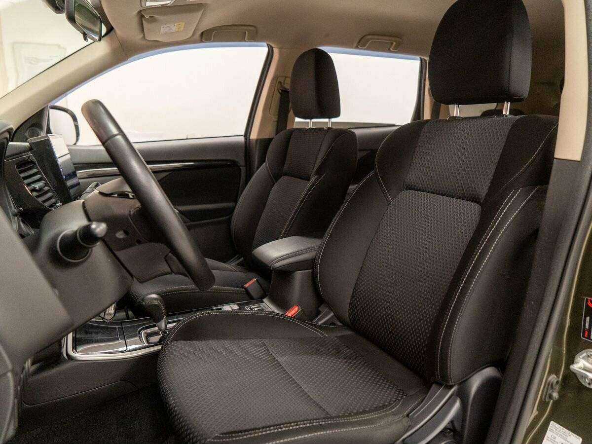 Mitsubishi Outlander б/у, 2018, Вариатор. Фото: #5