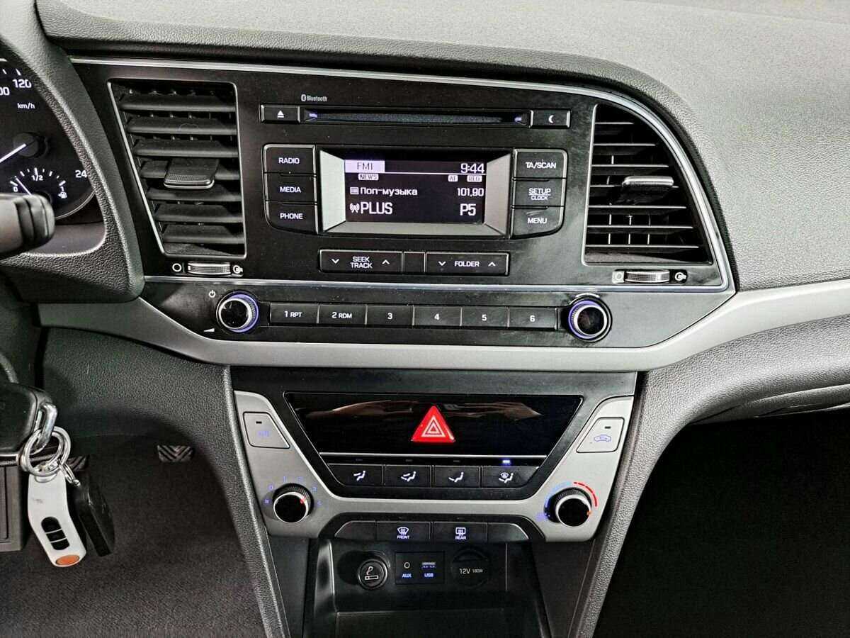 Hyundai Elantra б/у, 2018, Механическая. Фото: #14