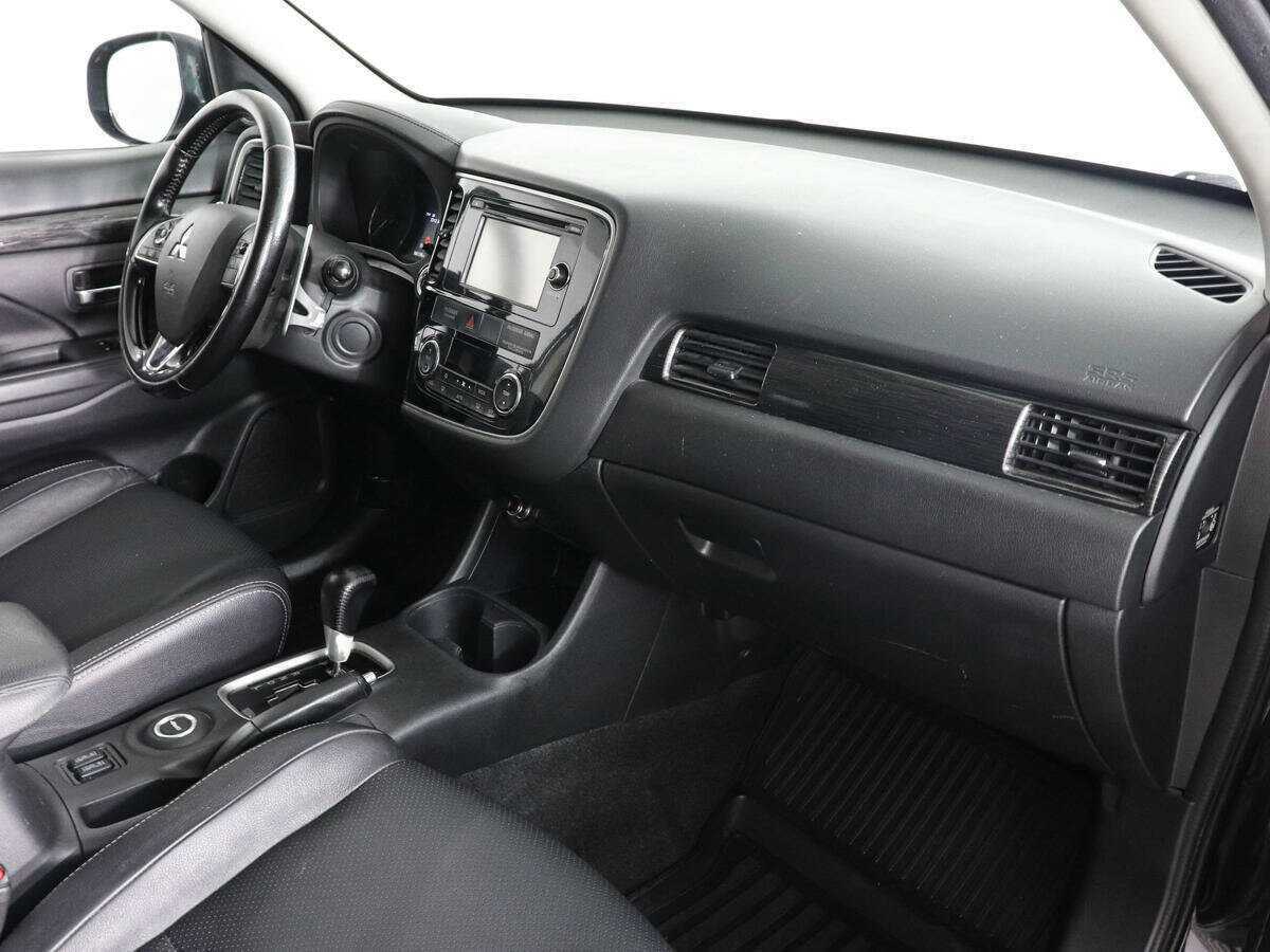 Mitsubishi Outlander б/у, 2016, Вариатор. Фото: #9