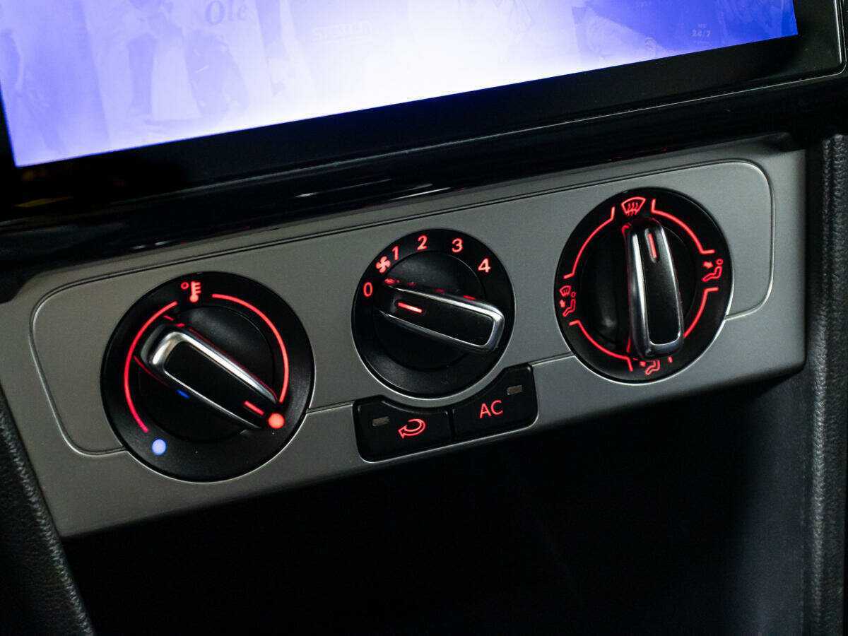 Volkswagen Polo б/у, 2013, Механическая. Фото: #16