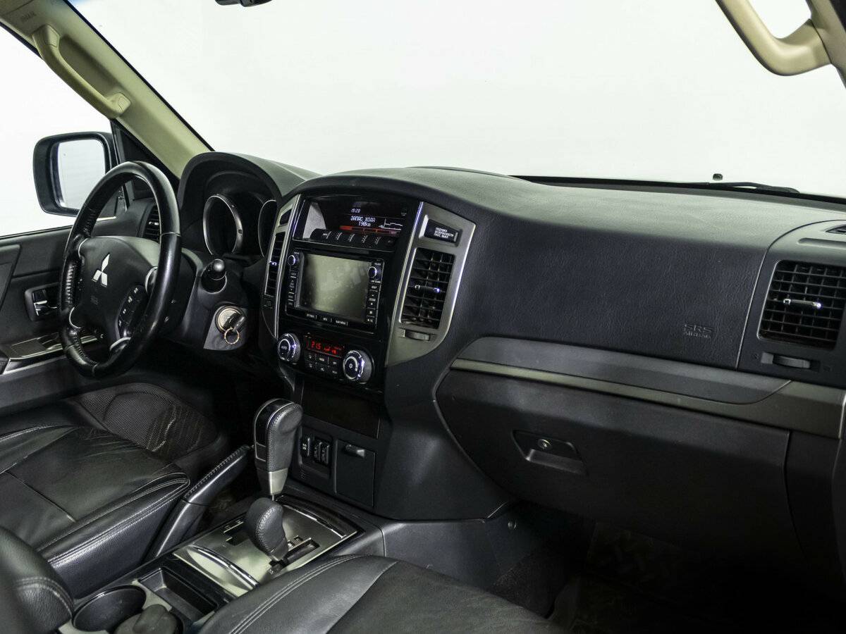 Mitsubishi Pajero б/у, 2014, Автоматическая. Фото: #6