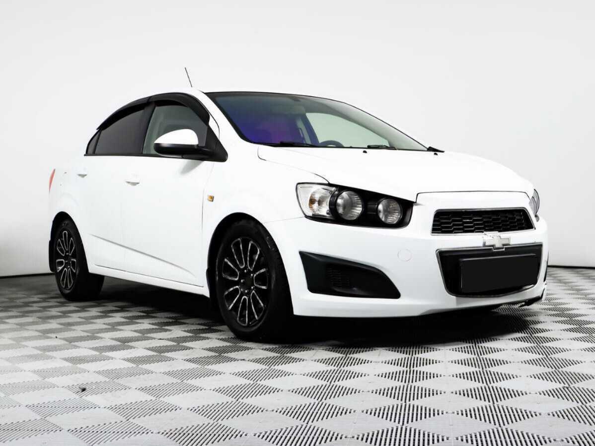 Chevrolet Aveo б/у, 2014, Механическая. Фото: #2