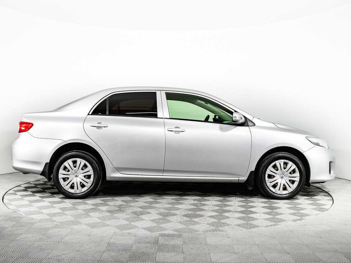 Toyota Corolla б/у, 2012, Автоматическая. Фото: #3