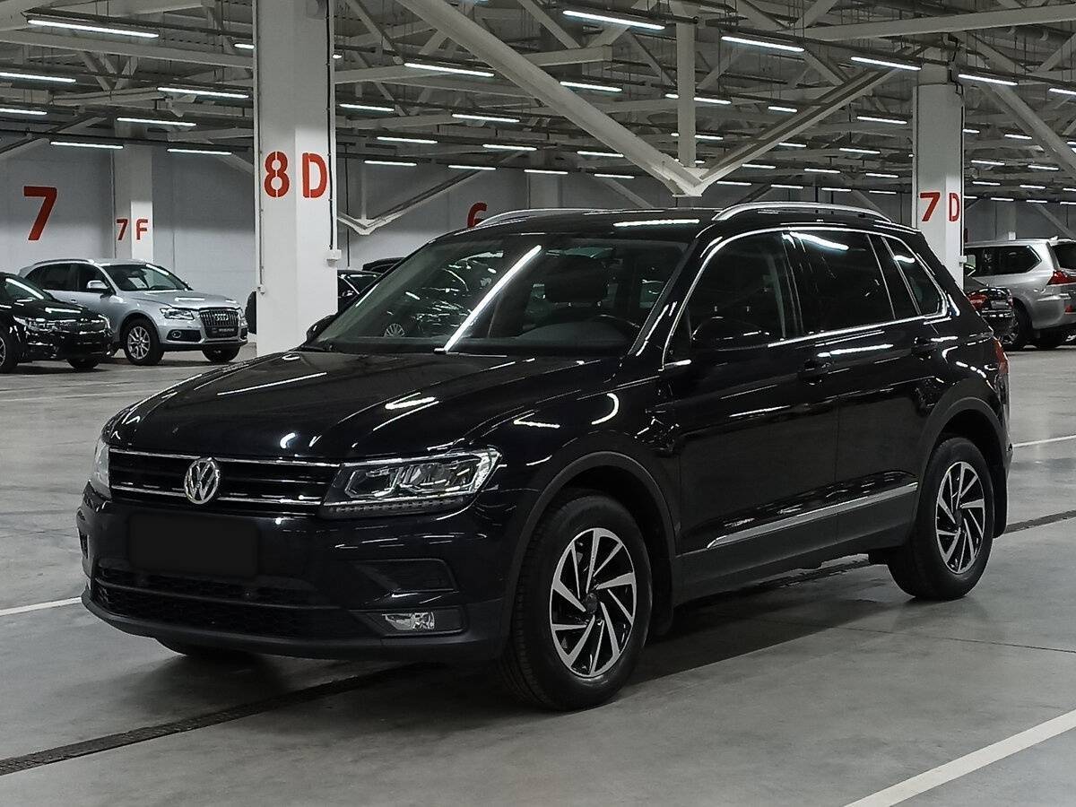 Volkswagen Tiguan б/у, 2018, Роботизированная. Посмотреть фото
