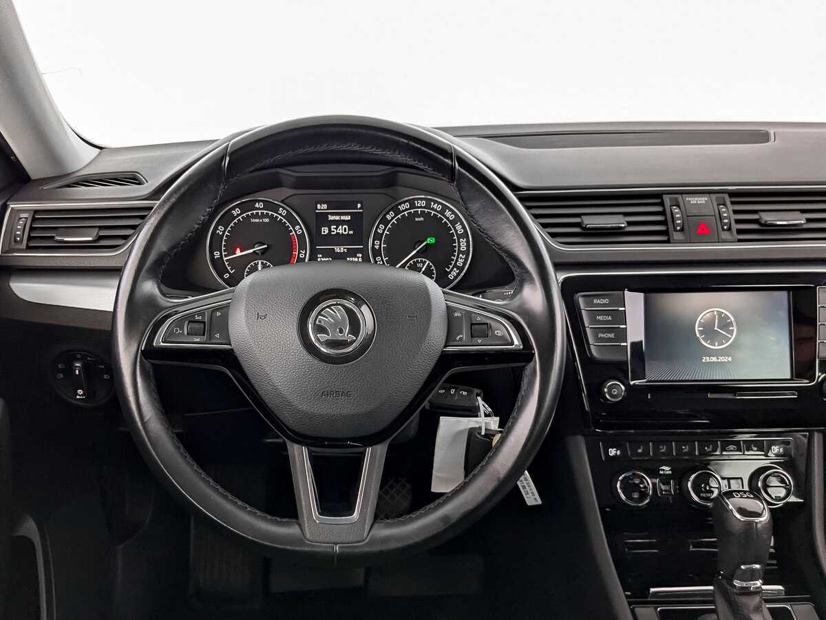 Skoda Superb б/у, 2018, Роботизированная. Фото: #16
