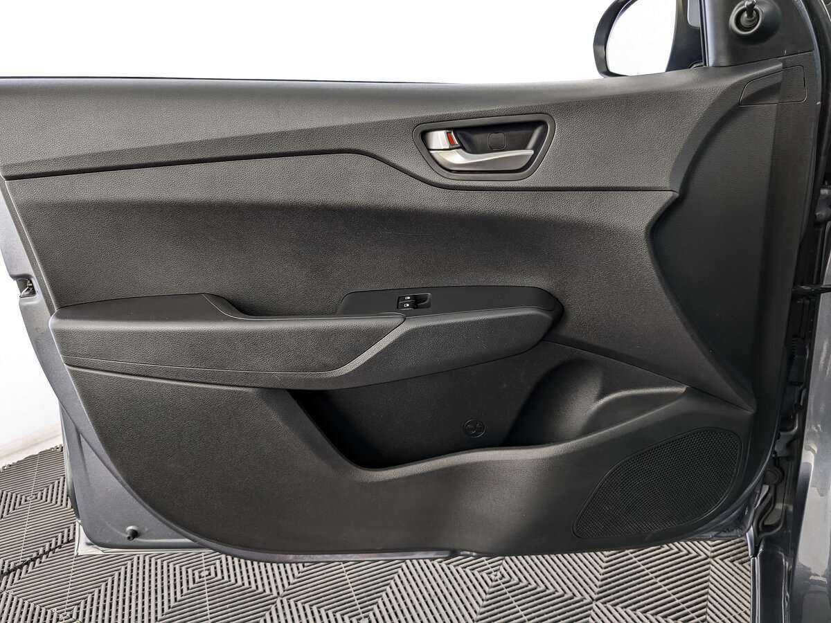Hyundai Solaris б/у, 2019, Механическая. Фото: #13