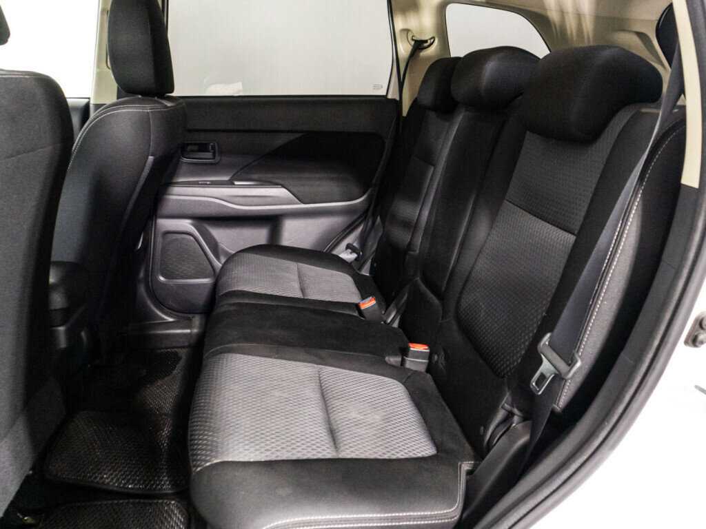 Mitsubishi Outlander б/у, 2018, Вариатор. Фото: #9