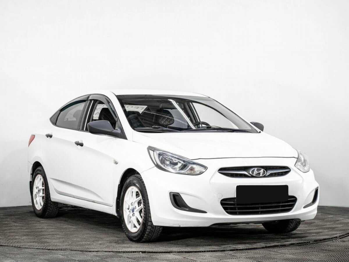 Hyundai Solaris б/у, 2013, Механическая. Фото: #2