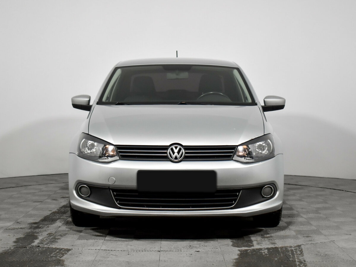 Volkswagen Polo б/у, 2015, Механическая. Фото: #1