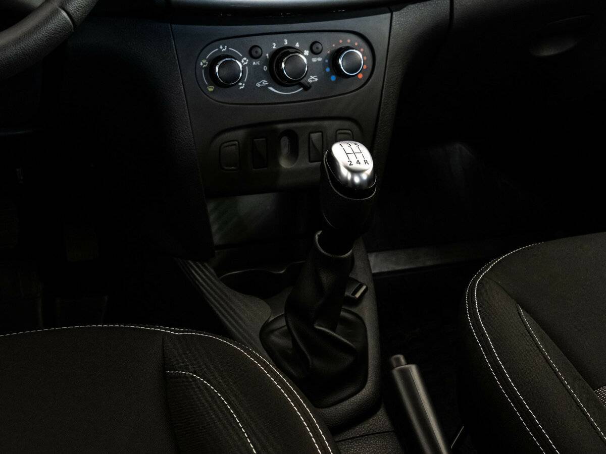 Renault Sandero б/у, 2022, Механическая. Фото: #11