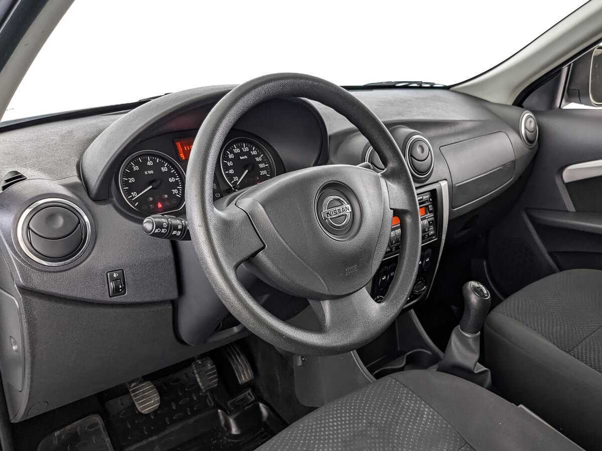 Nissan Almera б/у, 2015, Механическая. Фото: #10