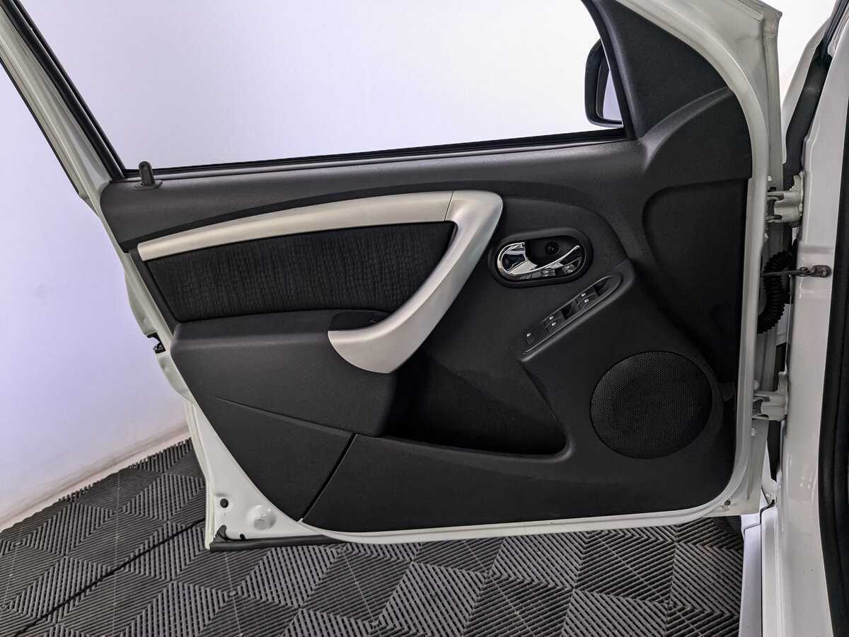 Nissan Terrano б/у, 2015, Автоматическая. Фото: #14