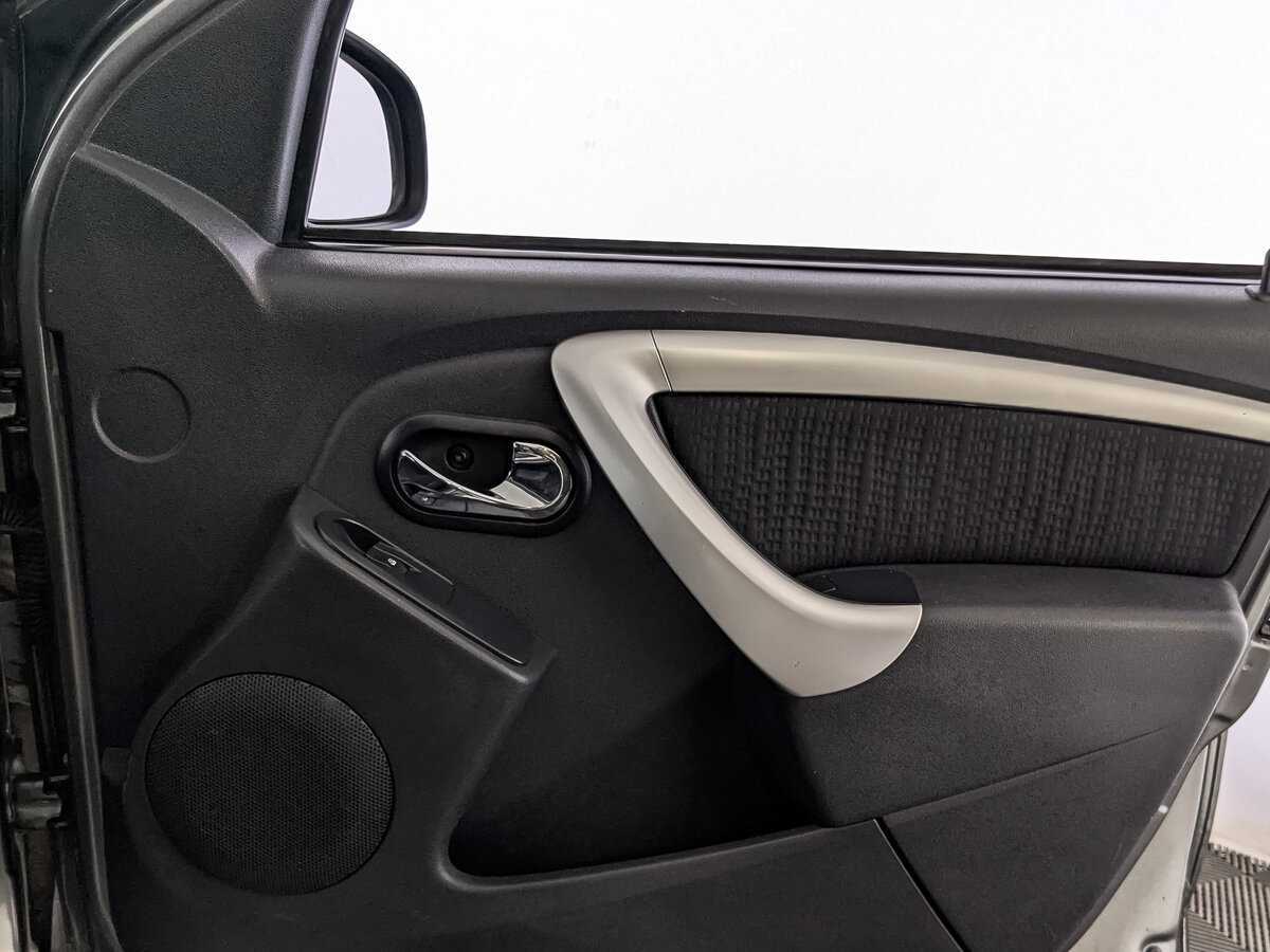 Nissan Terrano б/у, 2015, Механическая. Фото: #21