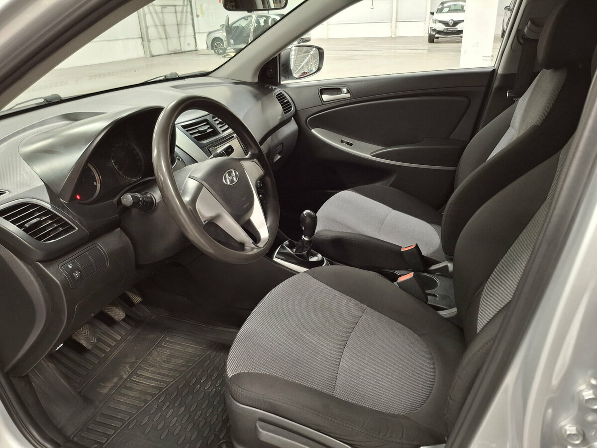 Hyundai Solaris б/у, 2014, Механическая. Фото: #14