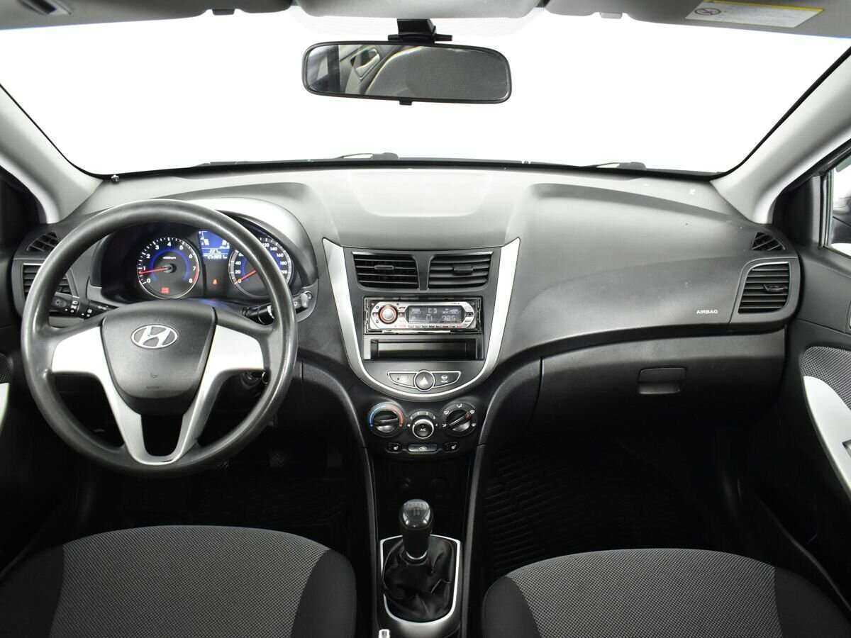 Hyundai Solaris б/у, 2013, Механическая. Фото: #10
