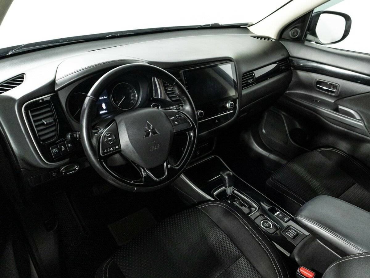 Mitsubishi Outlander б/у, 2020, Вариатор. Фото: #8