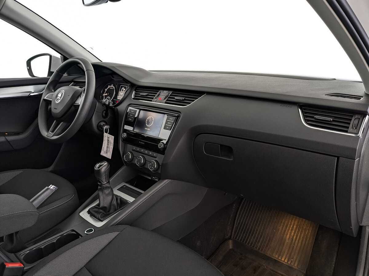 Skoda Octavia б/у, 2019, Механическая. Фото: #8
