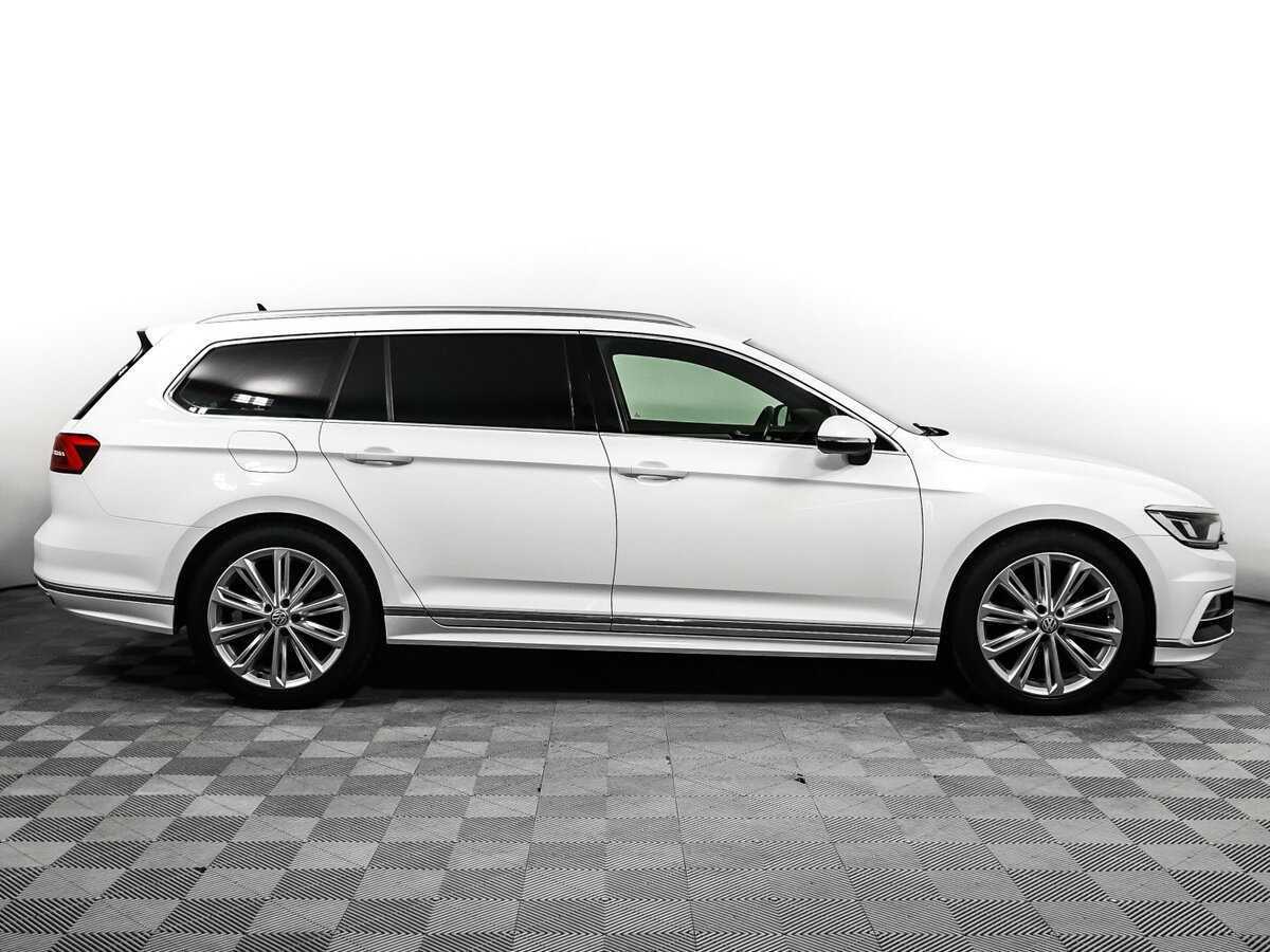 Volkswagen Passat б/у, 2019, Роботизированная. Фото: #3