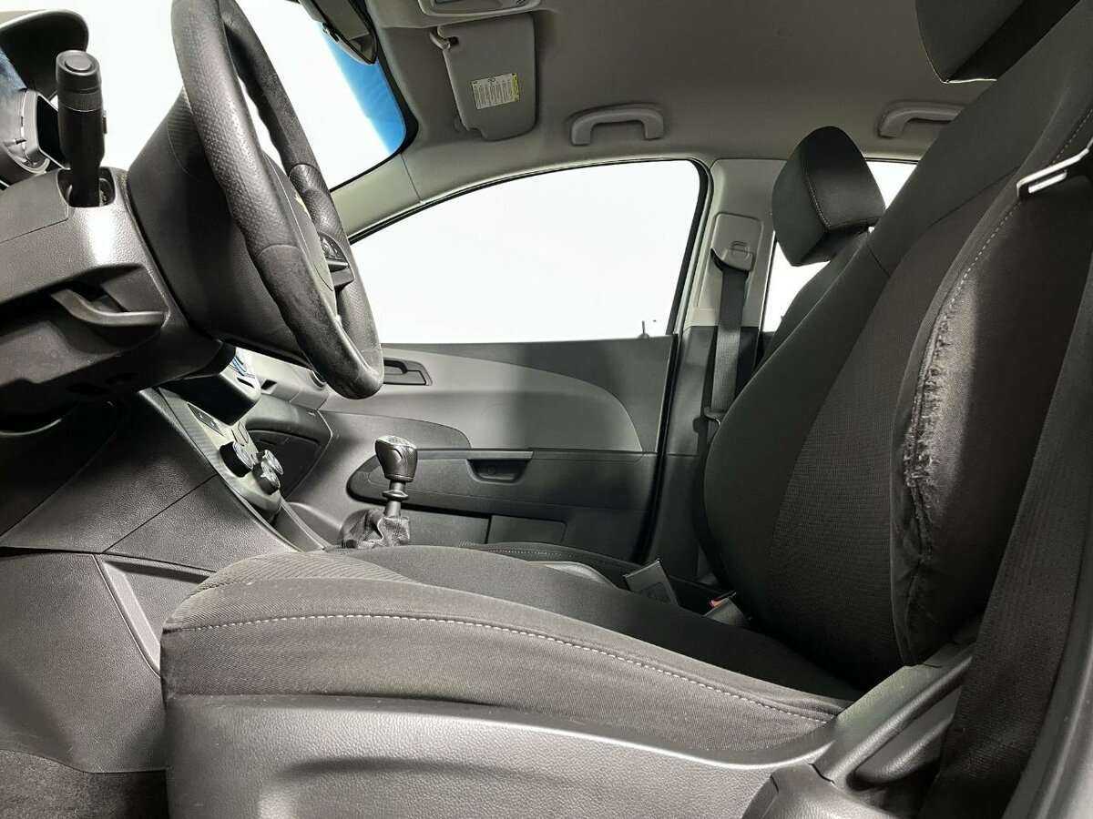 Chevrolet Aveo б/у, 2013, Механическая. Фото: #8