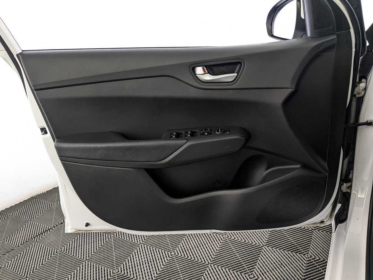 Hyundai Solaris б/у, 2021, Автоматическая. Фото: #18