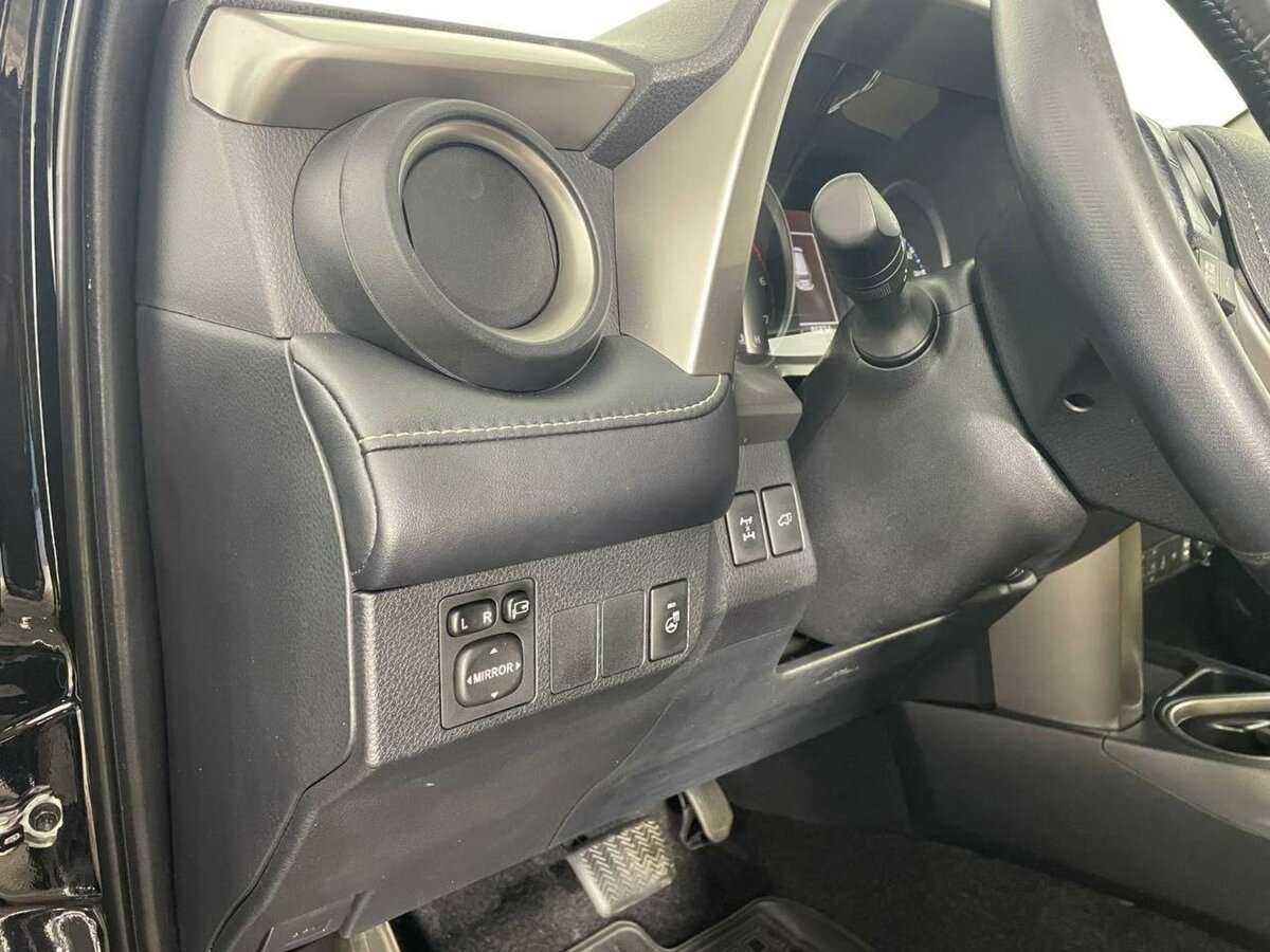 Toyota RAV4 б/у, 2018, Автоматическая. Фото: #8