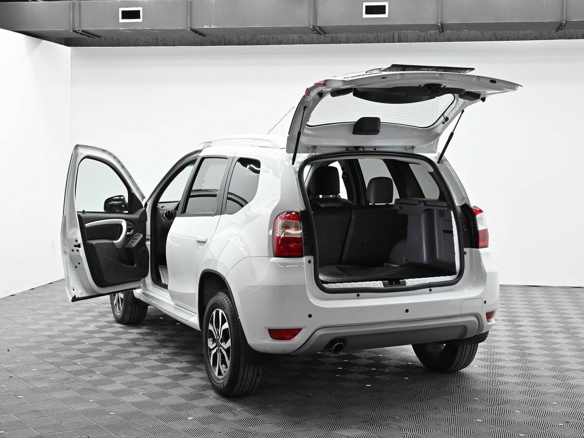 Nissan Terrano б/у, 2017, Автоматическая. Фото: #4