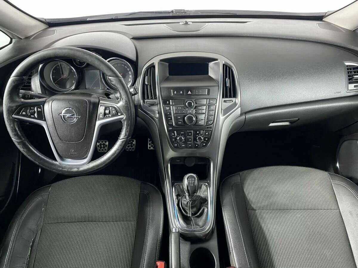 Opel Astra б/у, 2012, Механическая. Фото: #9