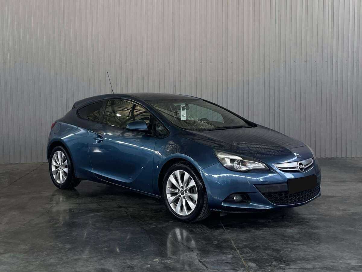 Opel Astra б/у, 2014, Механическая. Фото: #2