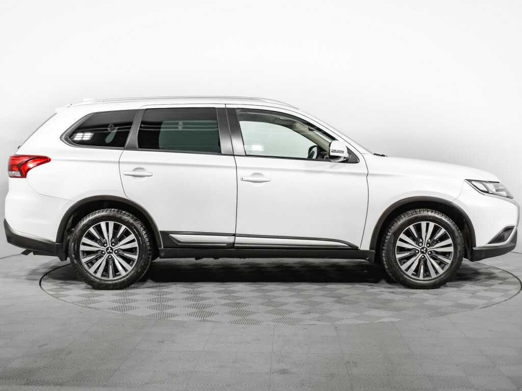Mitsubishi Outlander б/у, 2020, Вариатор. Фото: #3