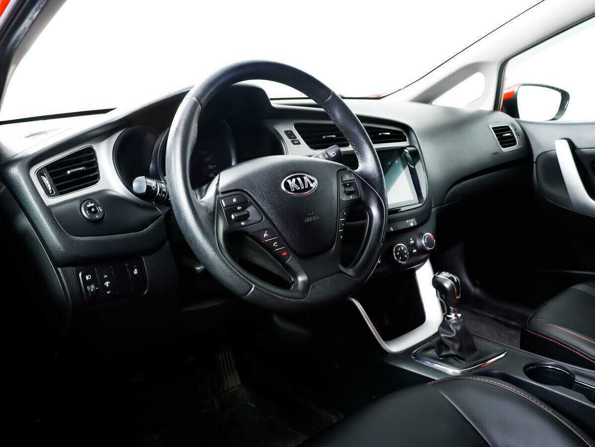 Kia Ceed б/у, 2015, Механическая. Фото: #10
