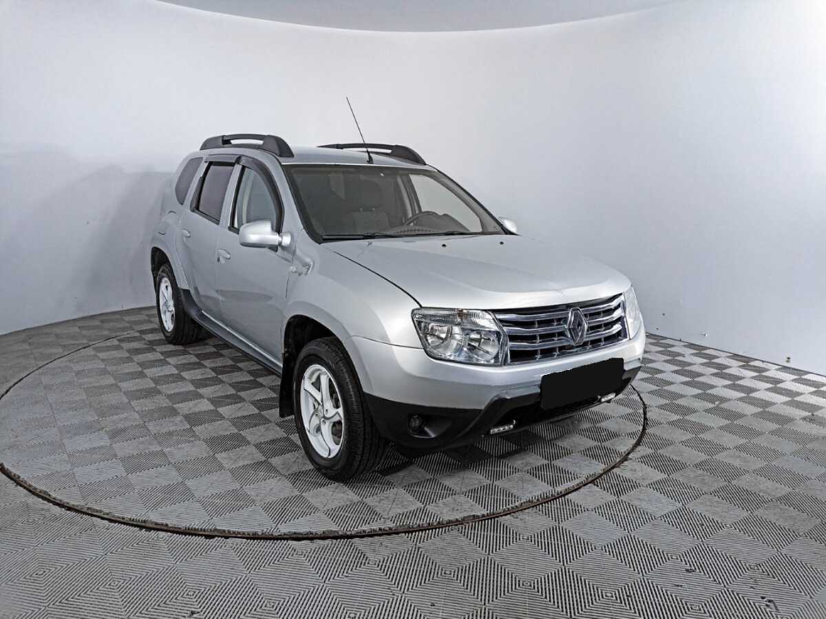 Renault Duster б/у, 2012, Механическая. Фото: #2