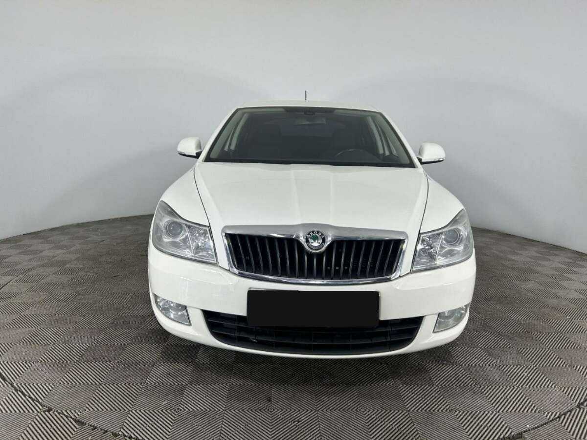 Skoda Octavia б/у, 2012, Механическая. Фото: #1