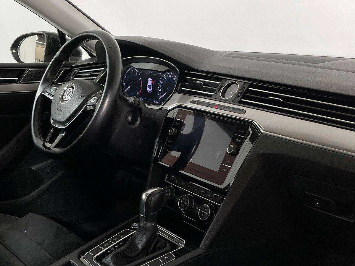 Volkswagen Passat б/у, 2017, Роботизированная. Фото: #8