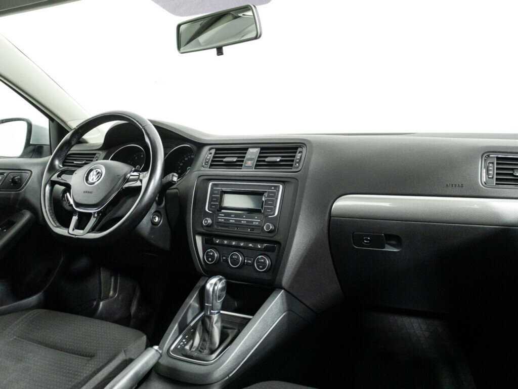 Volkswagen Jetta б/у, 2016, Механическая. Фото: #8