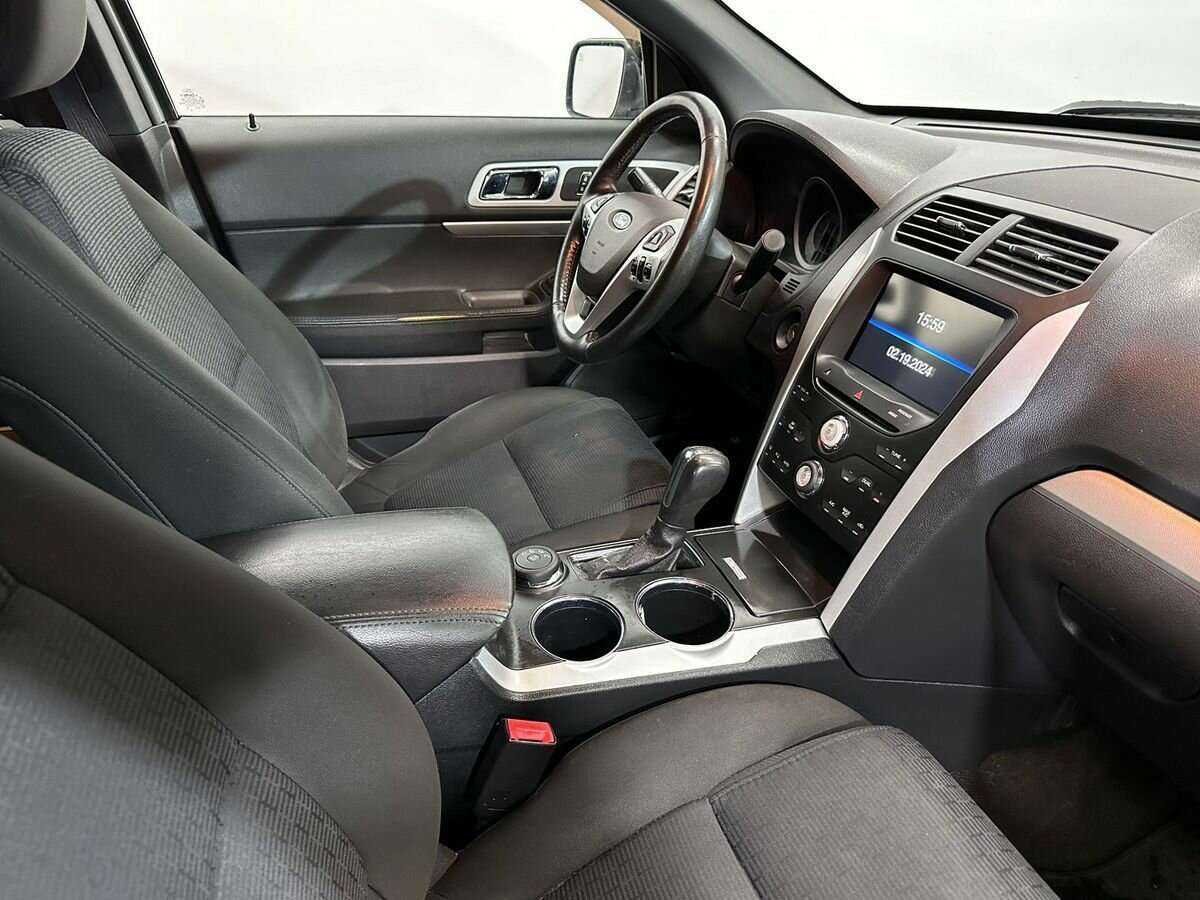 Ford Explorer б/у, 2013, Автоматическая. Фото: #9