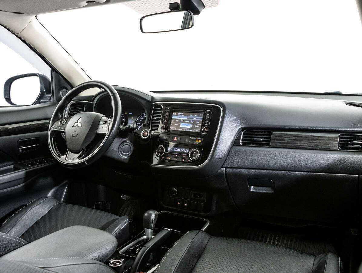 Mitsubishi Outlander б/у, 2017, Вариатор. Фото: #8