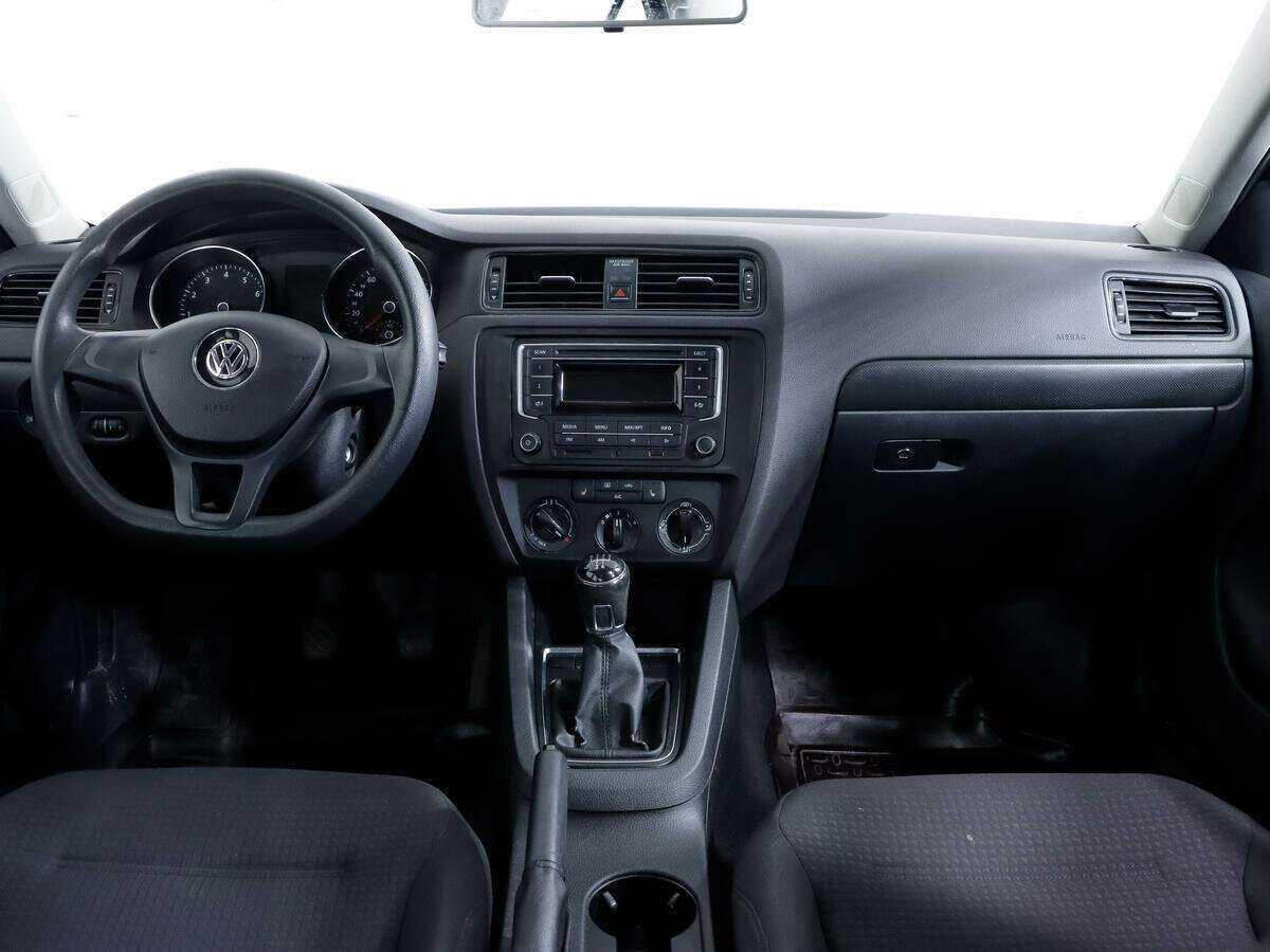 Volkswagen Jetta б/у, 2015, Механическая. Фото: #9