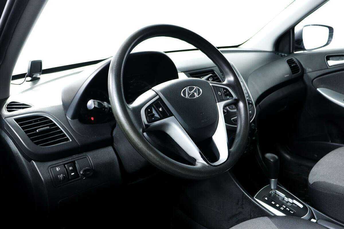 Hyundai Solaris б/у, 2012, Автоматическая. Фото: #12