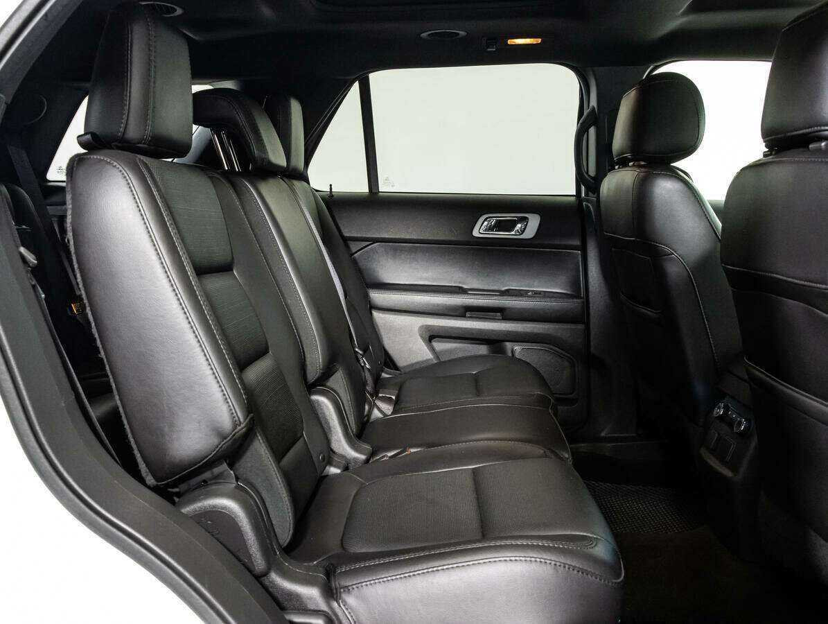 Ford Explorer б/у, 2014, Автоматическая. Фото: #18