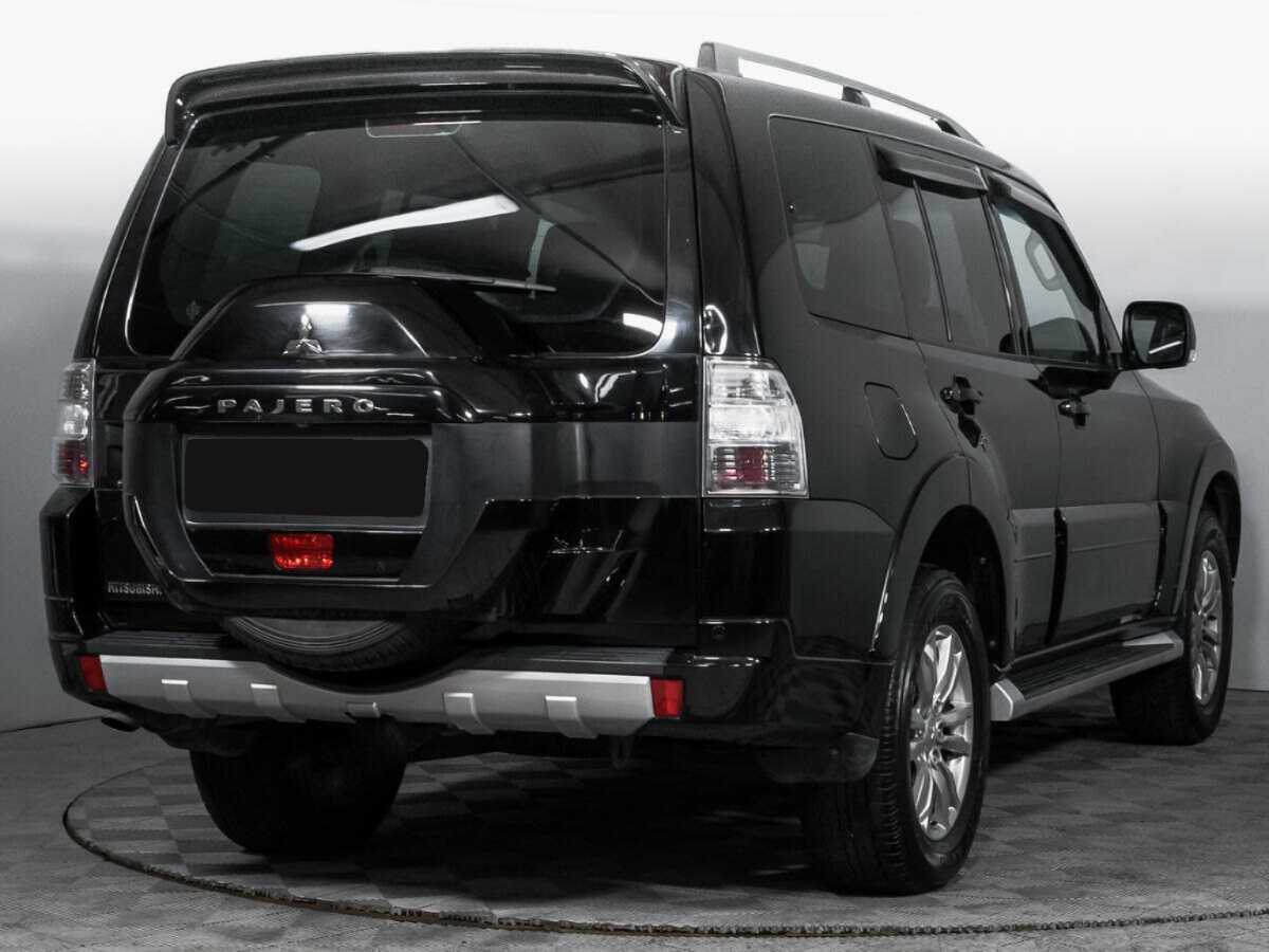 Mitsubishi Pajero б/у, 2017, Автоматическая. Фото: #4