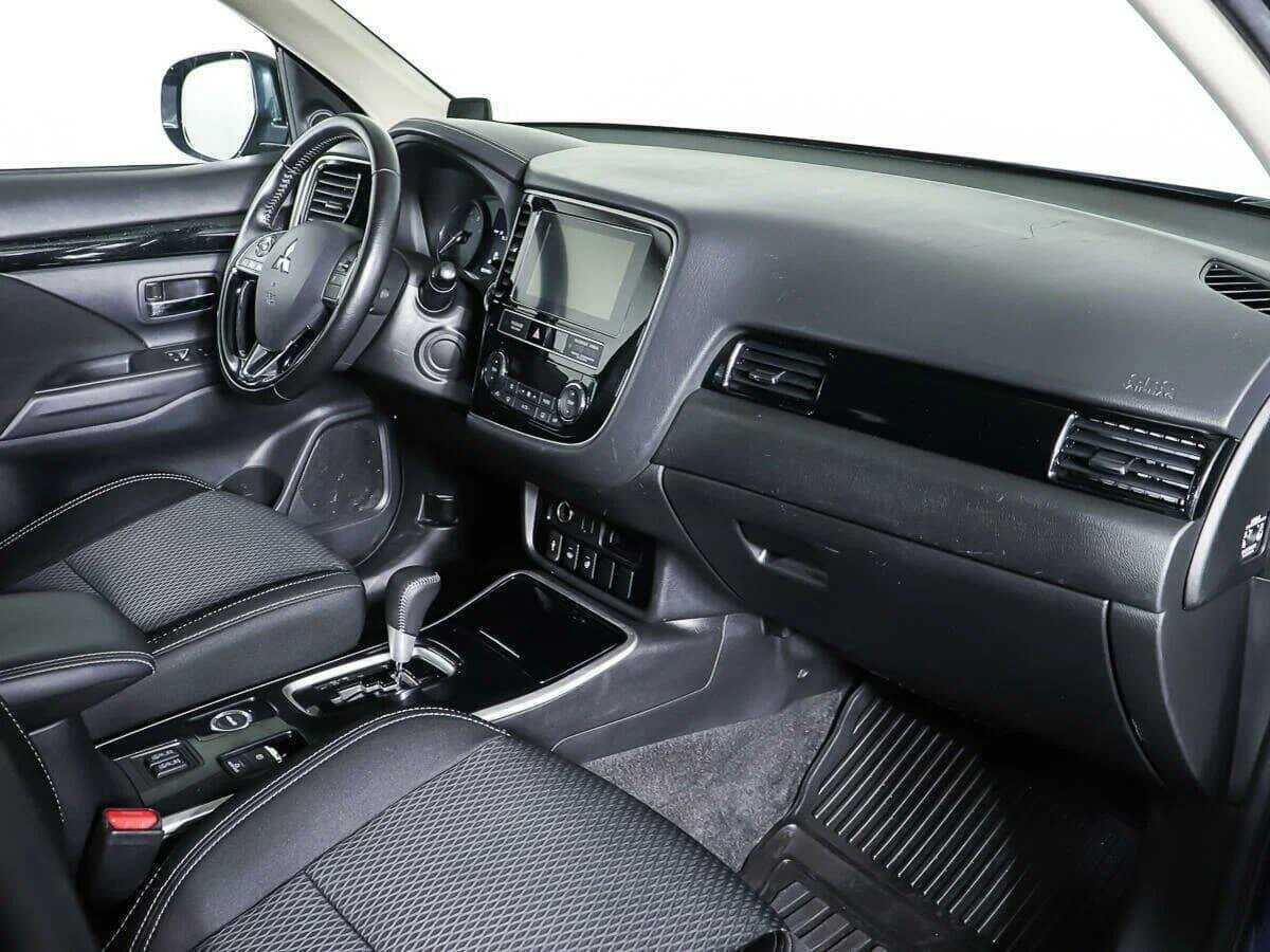 Mitsubishi Outlander б/у, 2019, Вариатор. Фото: #8