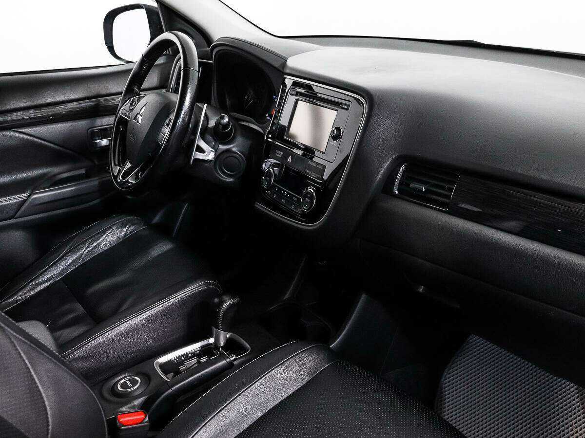 Mitsubishi Outlander б/у, 2016, Вариатор. Фото: #12