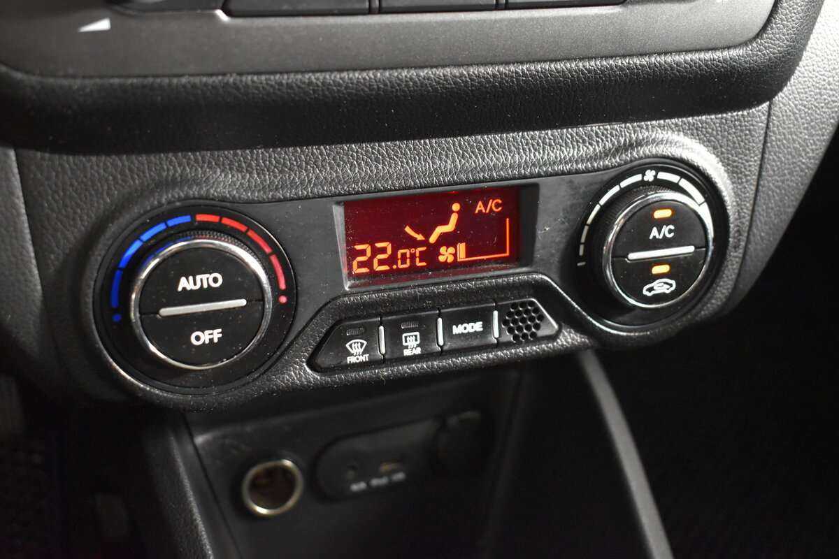 Kia Rio б/у, 2013, Механическая. Фото: #13