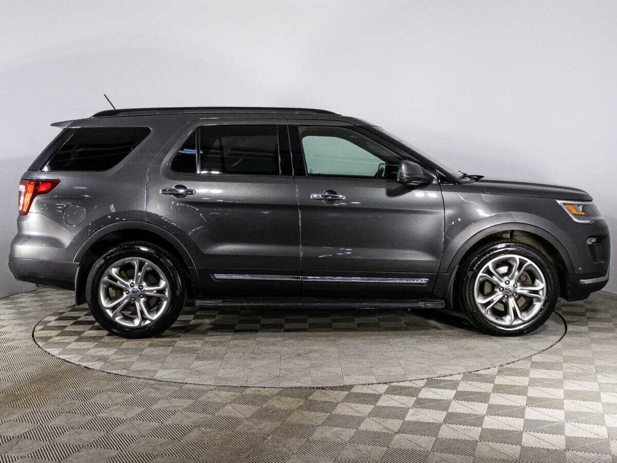 Ford Explorer б/у, 2017, Автоматическая. Фото: #3